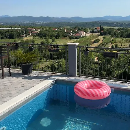Vikendica Vintage House With Pool