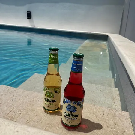 Vintage House With Pool Vikendica